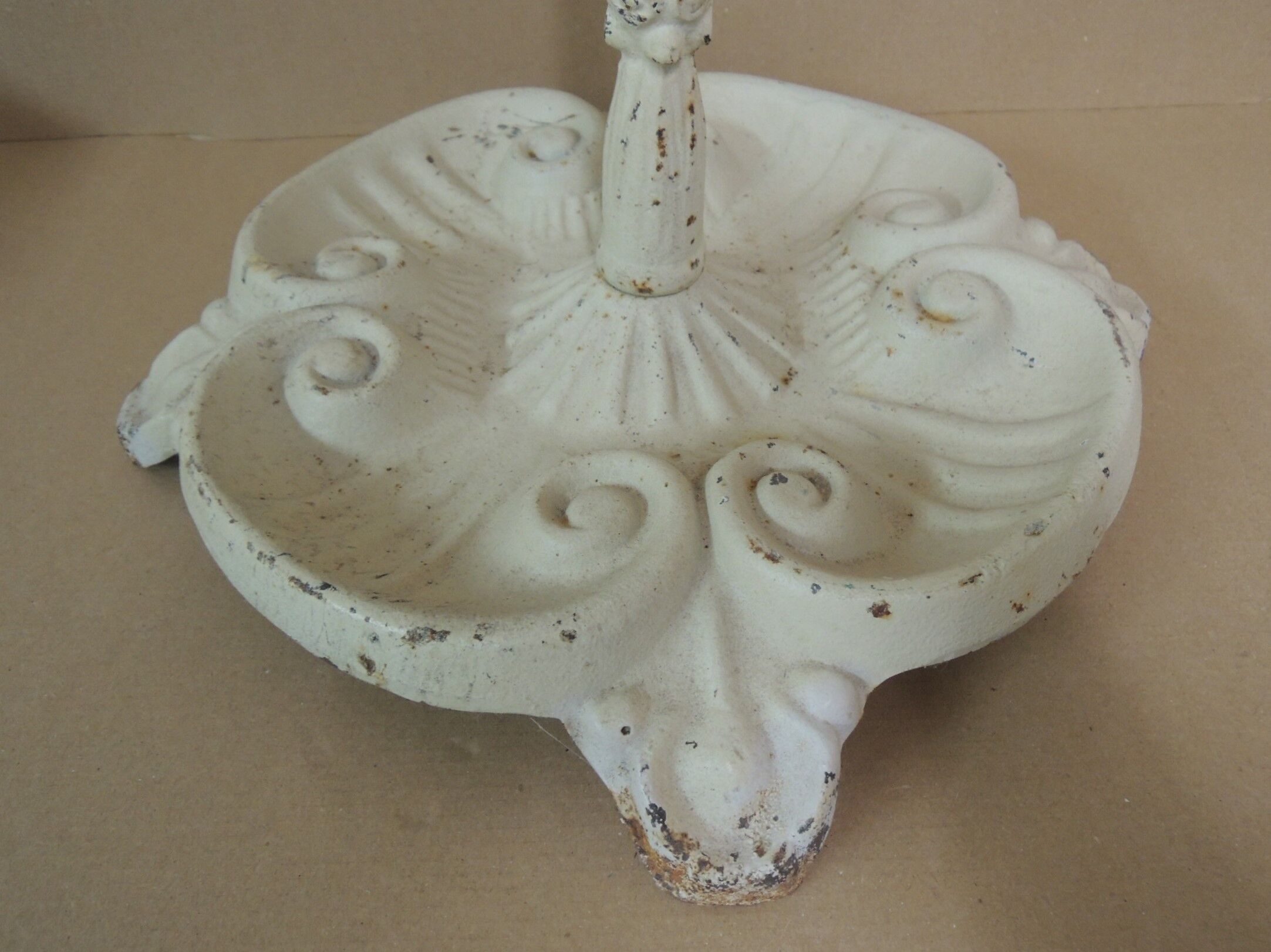 Umbrella holder in cast-iron