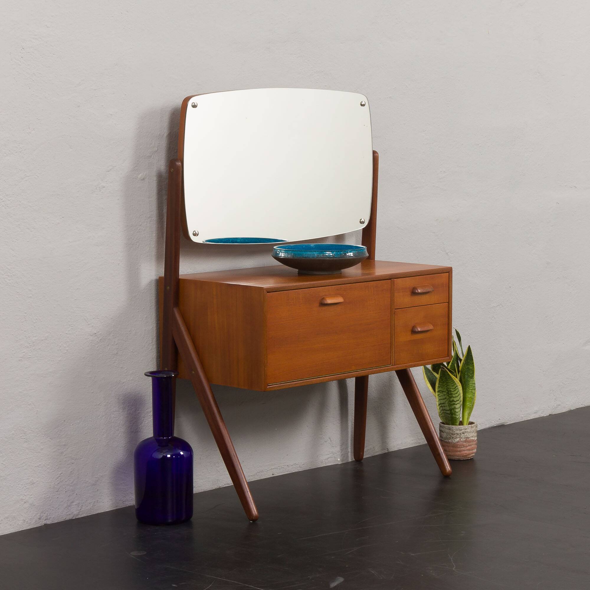 Mid-century Danish Teak Dressing Table from Ølholm Møbelfabrik,1960s