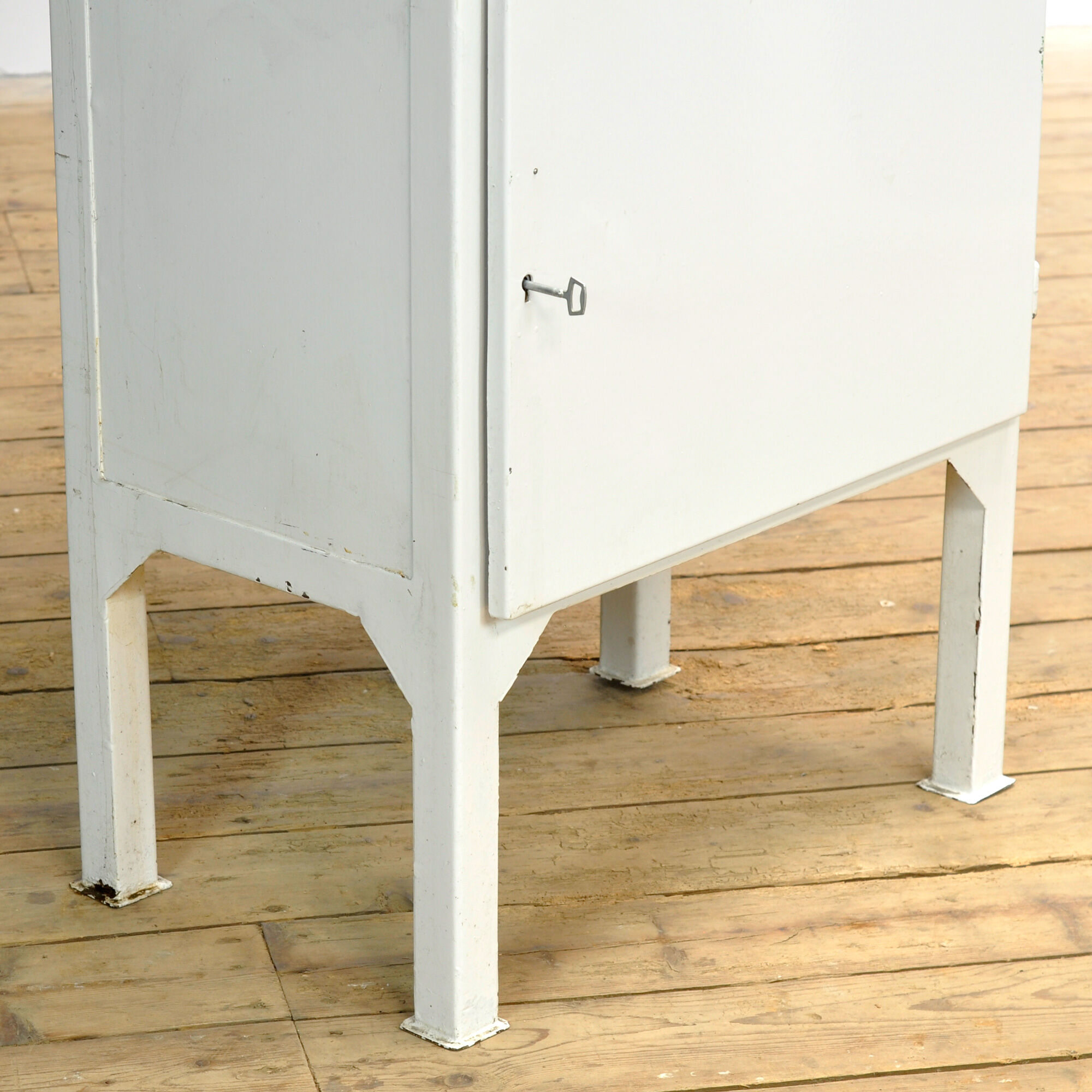 Cabinet de médecine vintage, années 1970