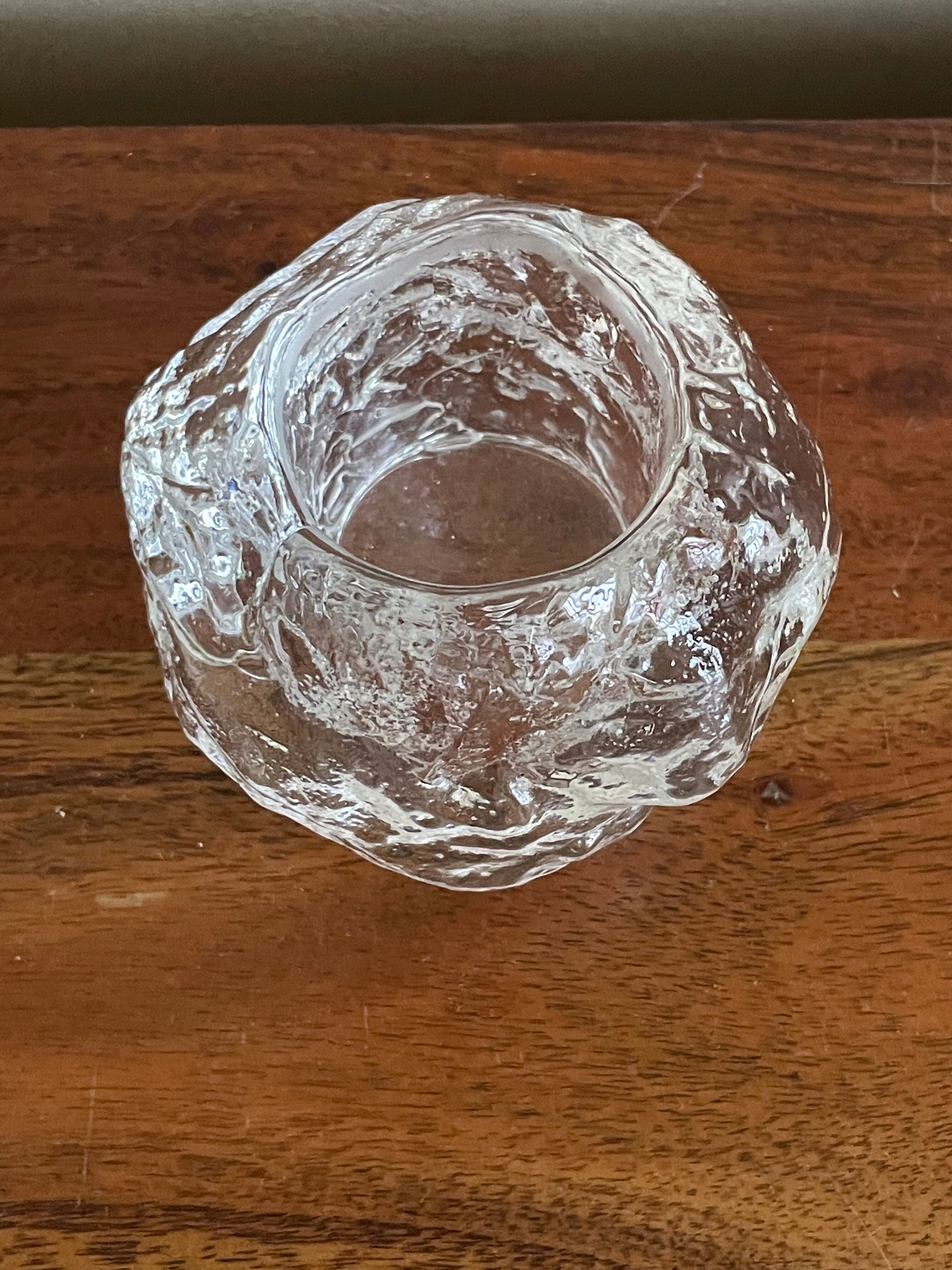 Bubbled glass photophore