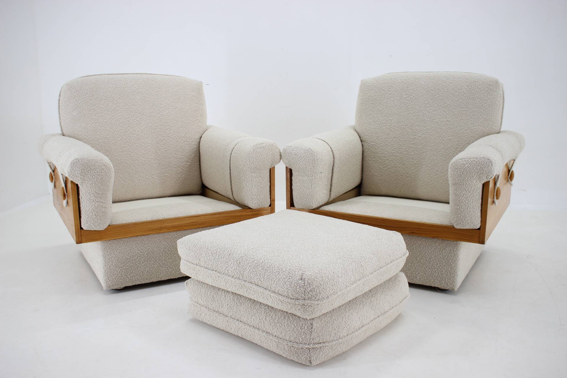 Paire de fauteuils années 1970 en tissu boucle, tchécoslovaquie