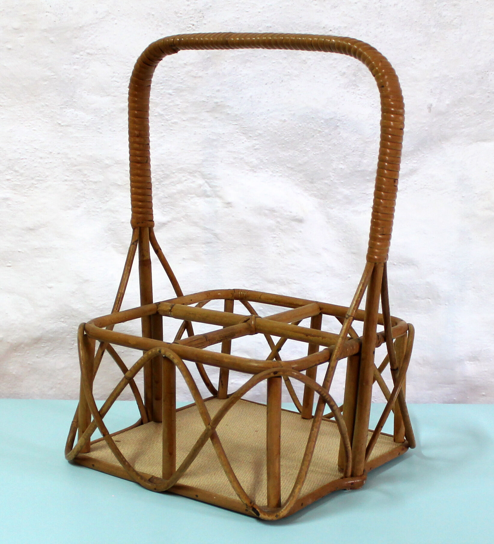 Rattan bottle holder