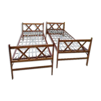 Vintage brace beds