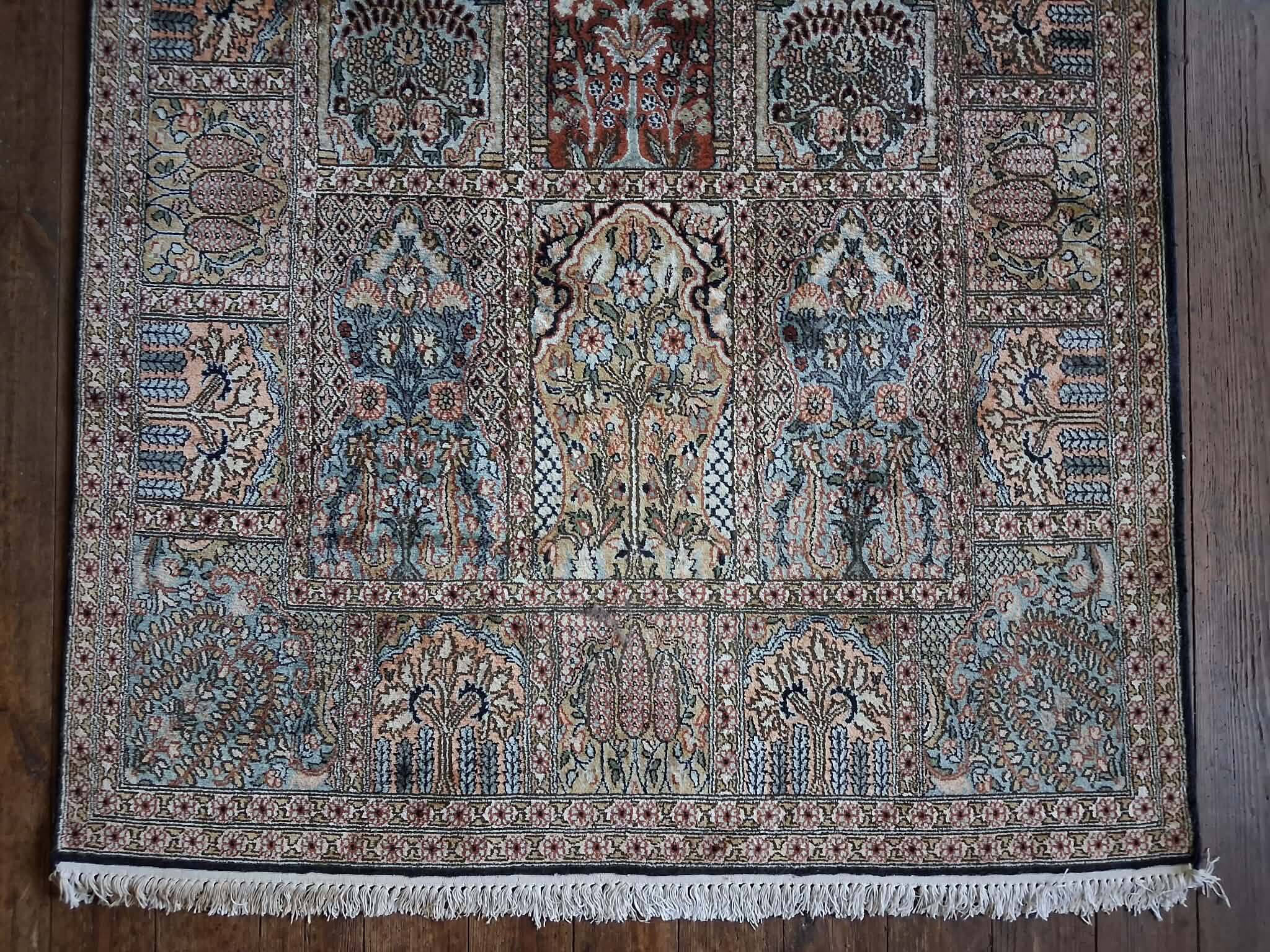 Handmade Indian Kashmiri silk rug 196x122cm