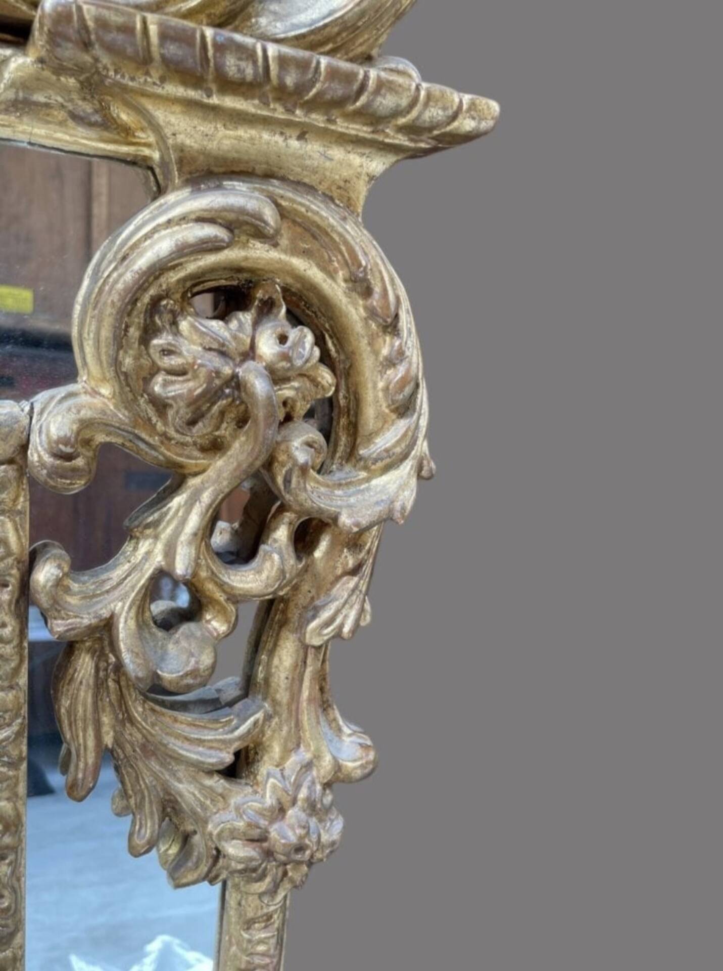 Regency style mirror in gilded wood, first half of the 19th century.