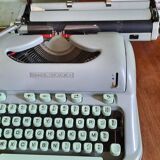 Machine a écrire Hermes 3000