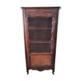 Window cap in elm magnifying glass