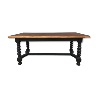Farm table