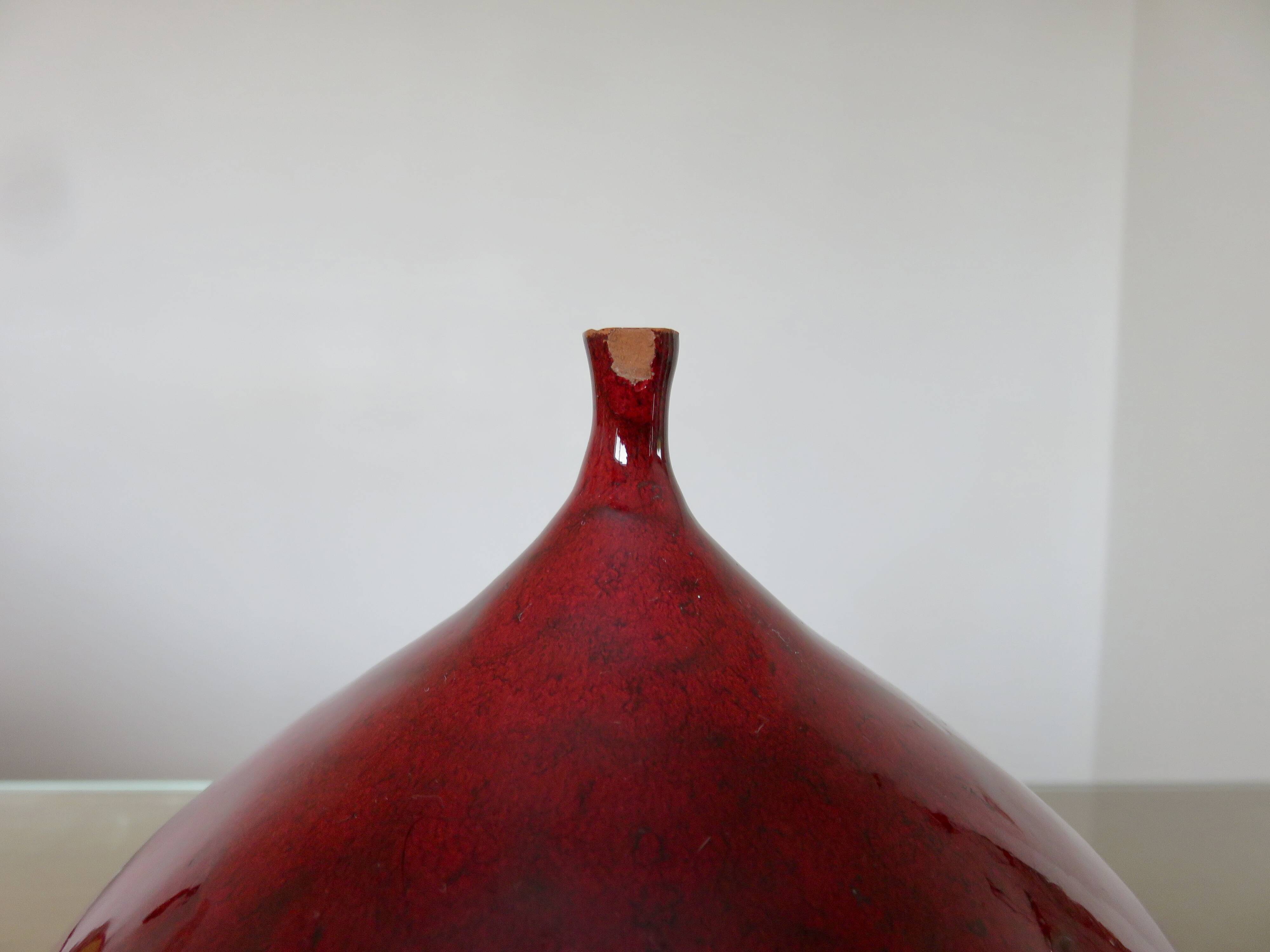 Vase "figue" en céramique rouge