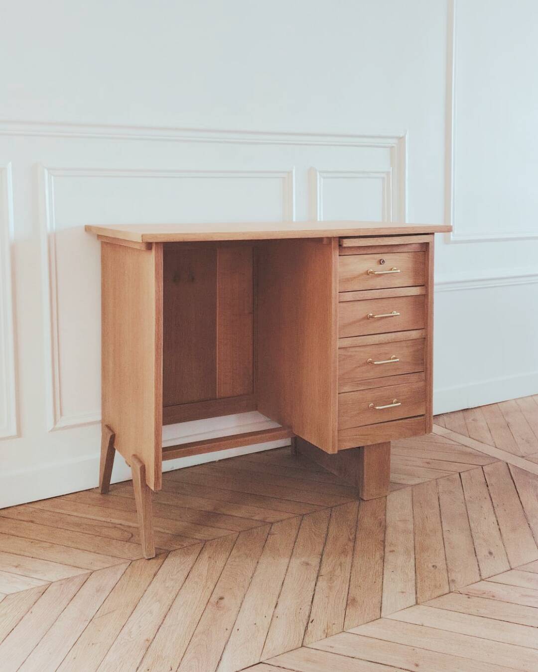 Bureau scandinave vintage rénové, années 50-60