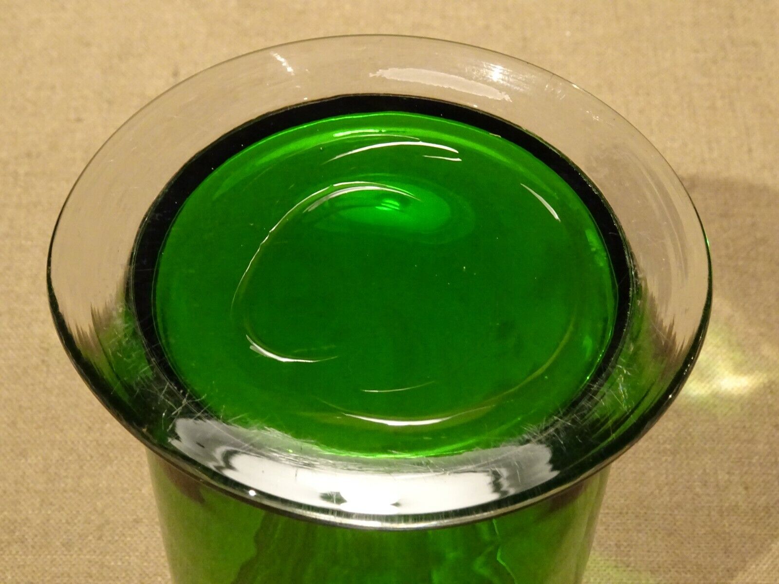 Cylinder vase in green glass ht 14.5 cm vintage 70's 80's