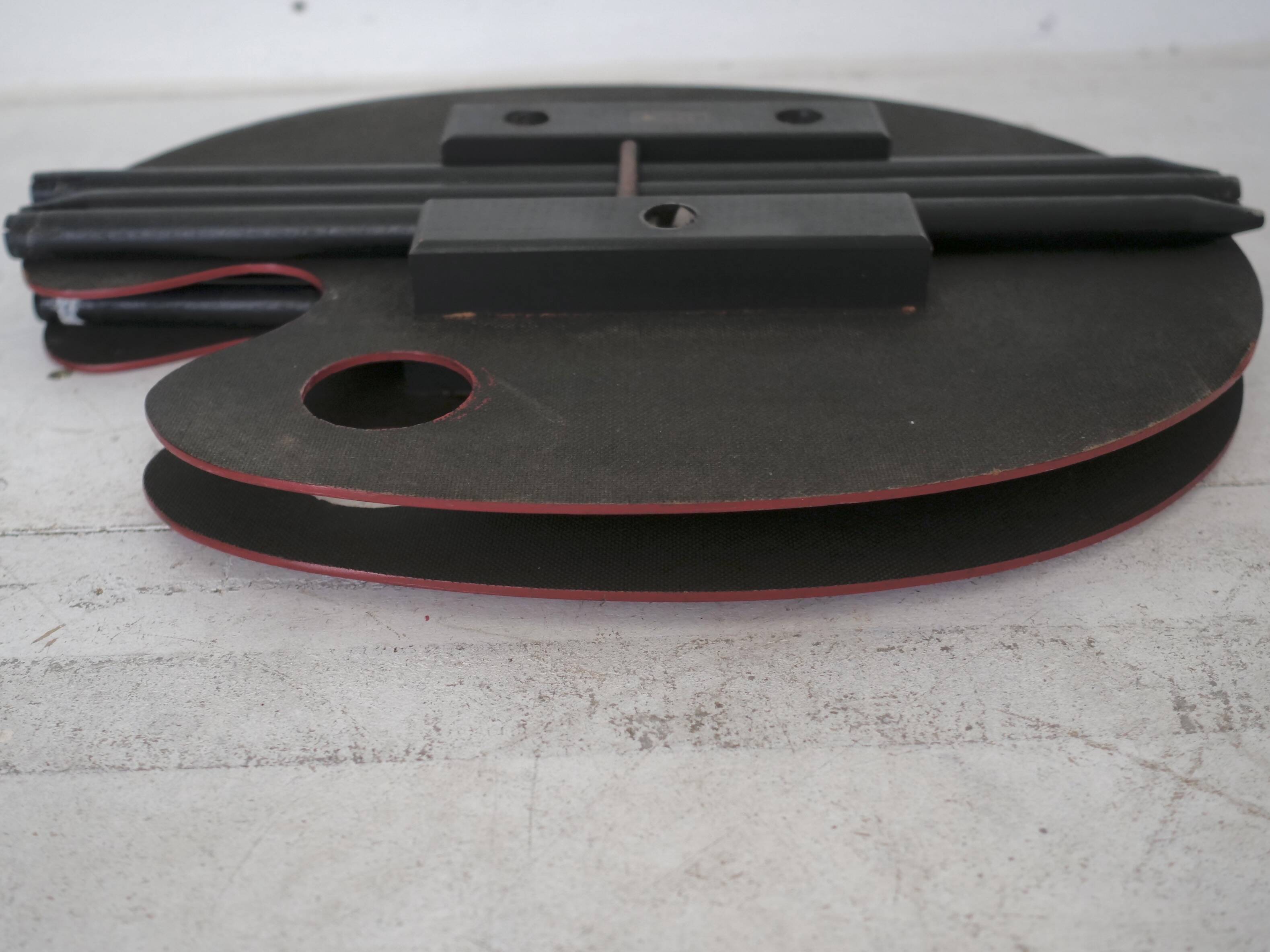 2 tables "Pic-Nic" par Lucien de Roeck pour Bois Manu