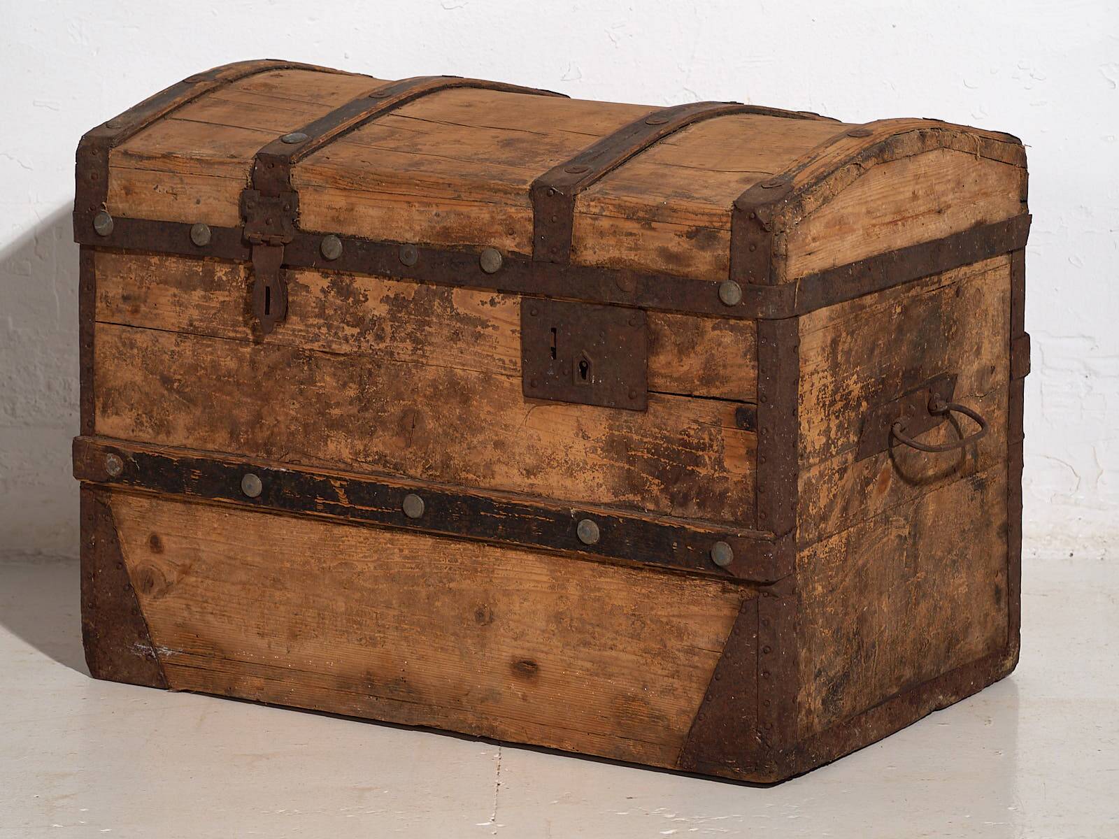 Antique washed wooden trunk, circa 1900