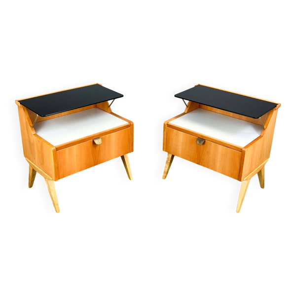 2 tables de chevet par WK Möbel avec des plateaux en verre noir et blanc, en bois de poirier, années 1950.