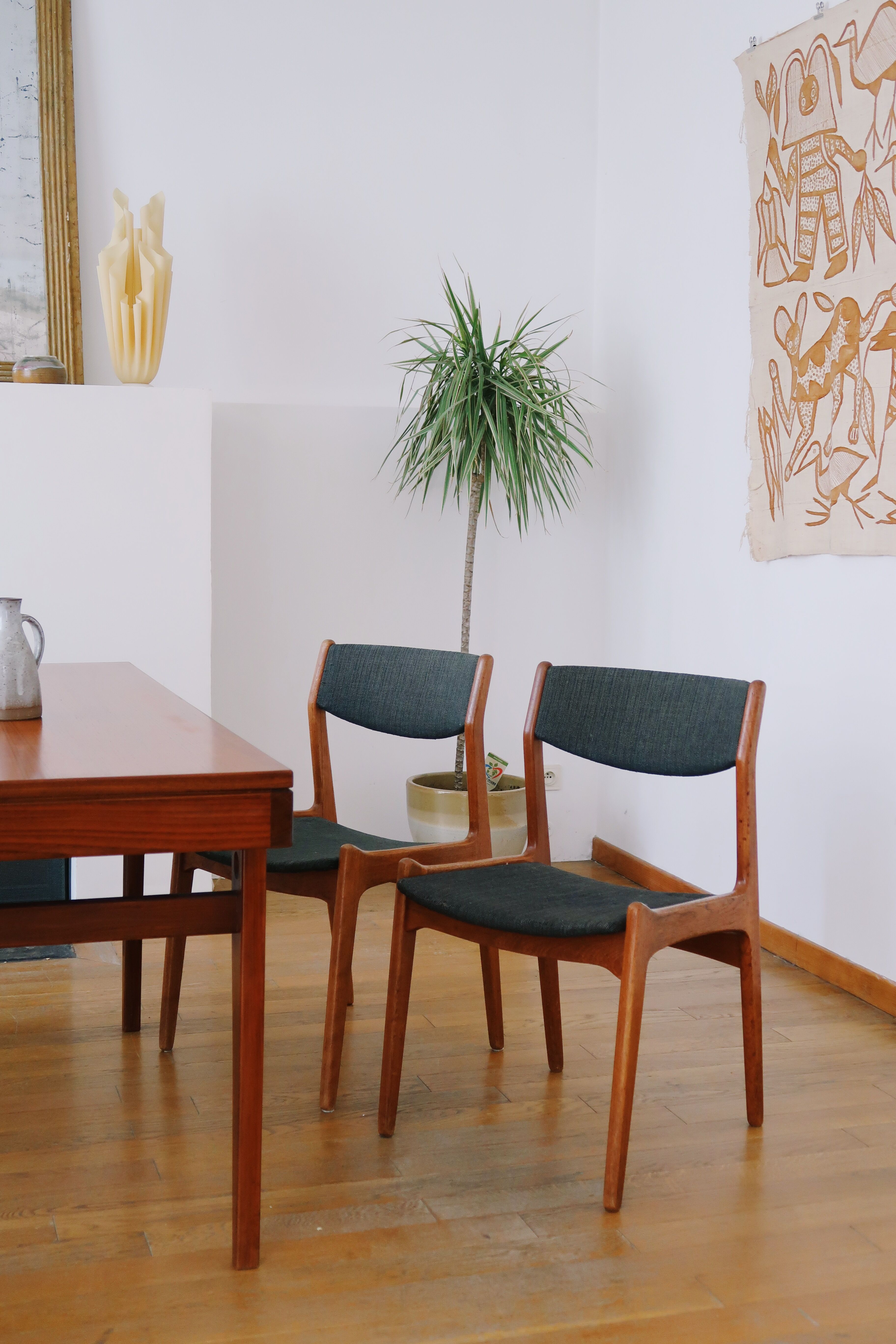 4 chaises vertes danoises estampillées