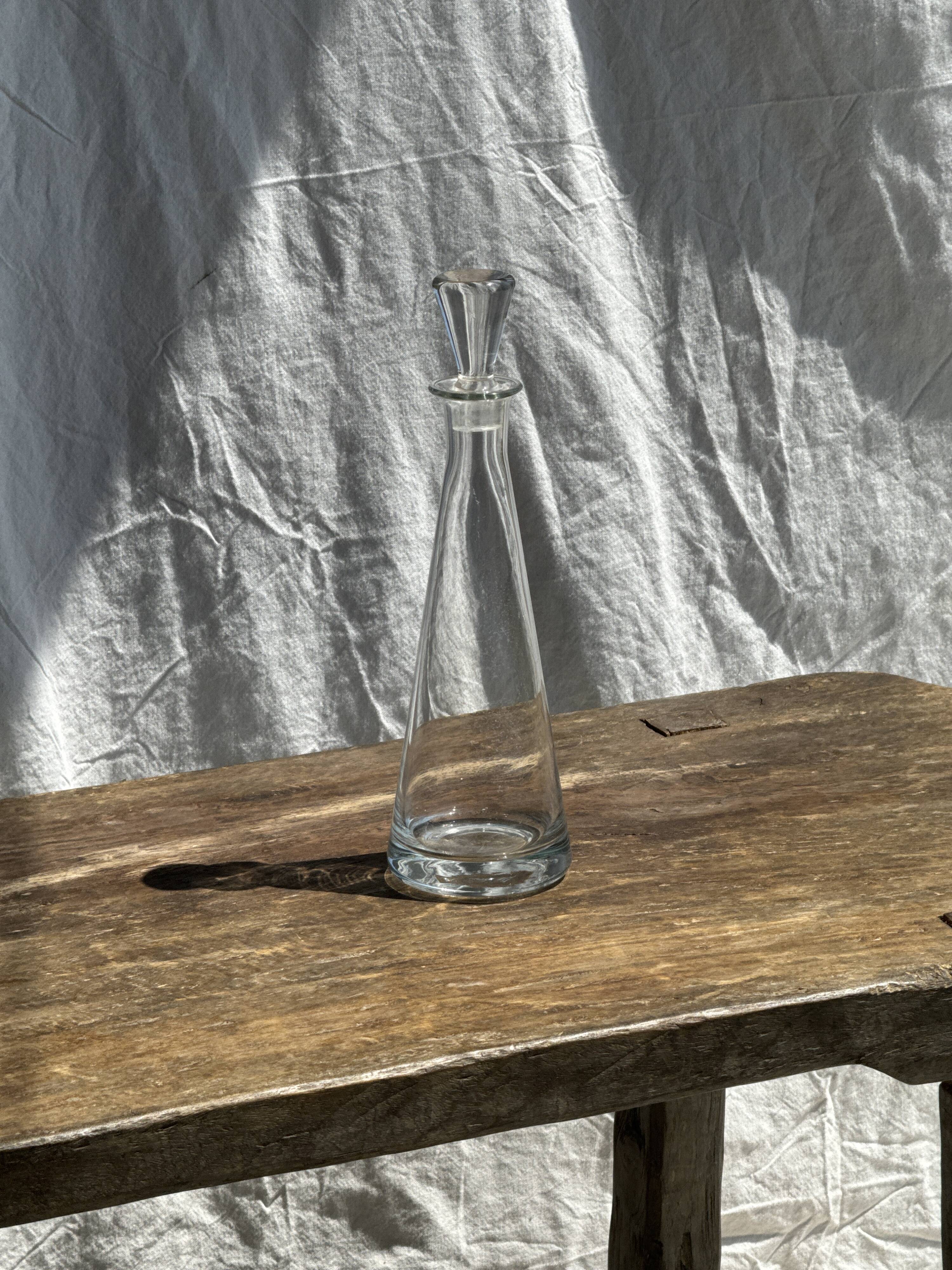 Conical glass carafe with stopper H32.5