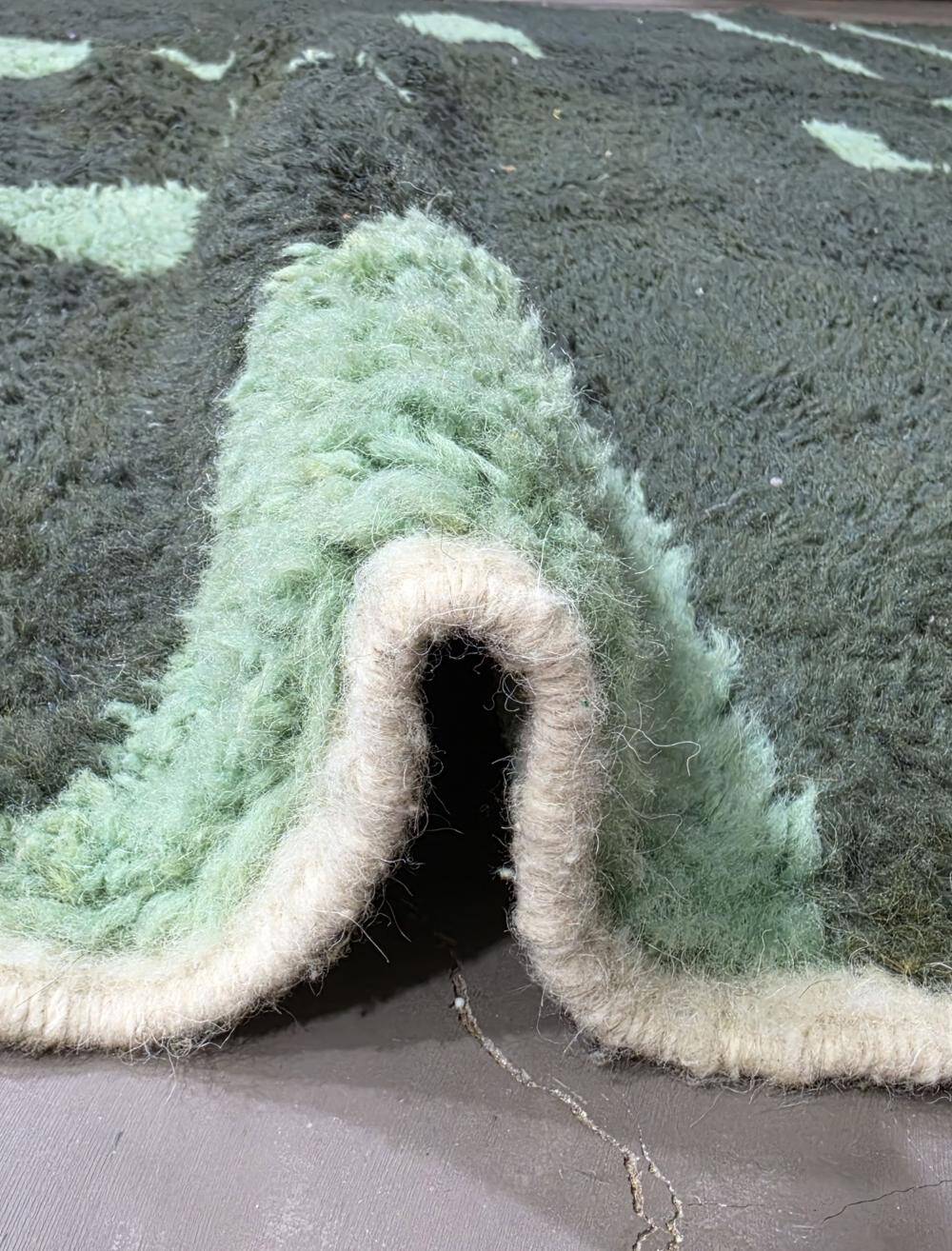 Contemporary Green Berber Rug - 300 x 246 cm