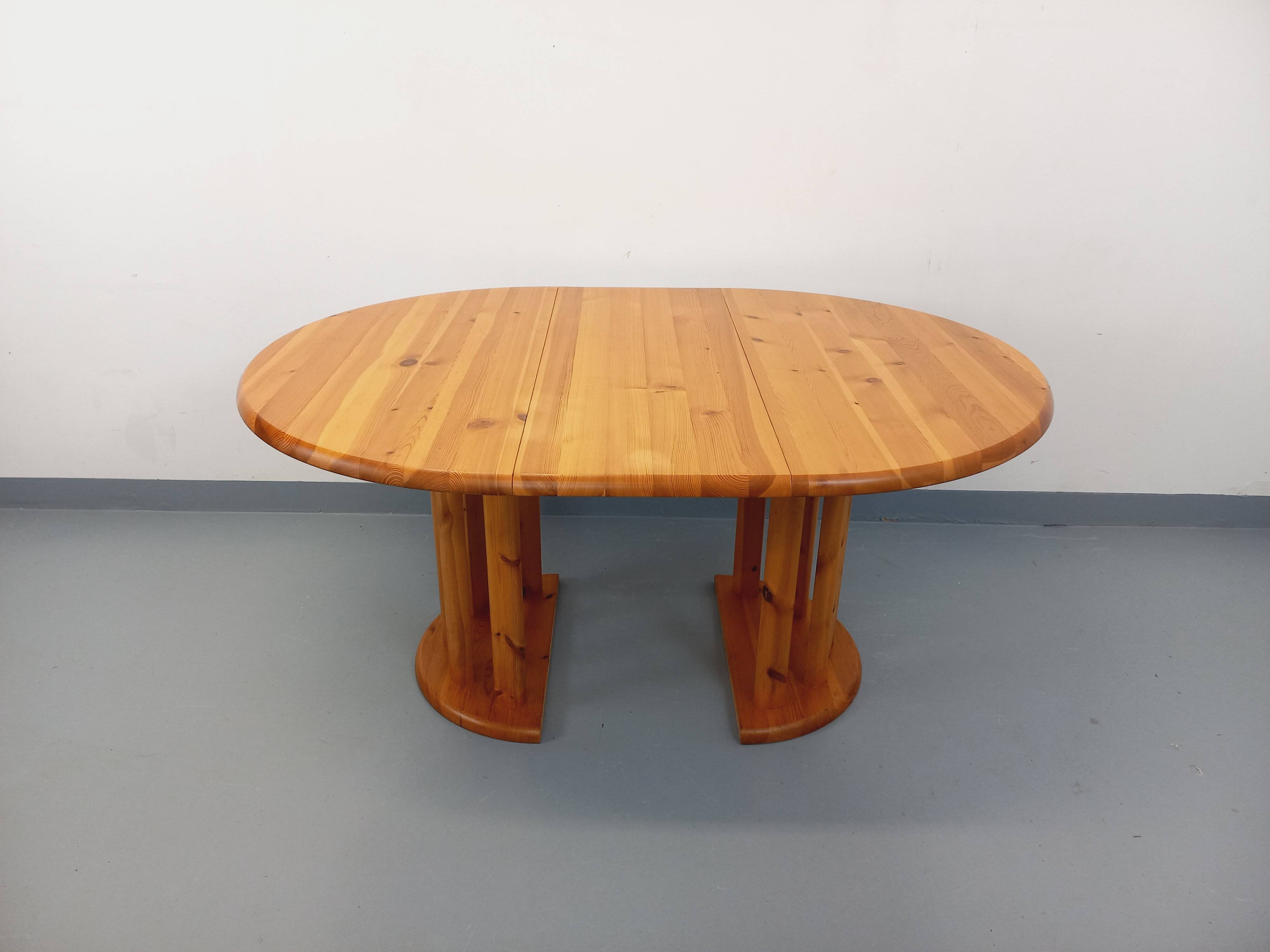 Vintage Scandinavian round dining table Rainer Daumiller in pine.