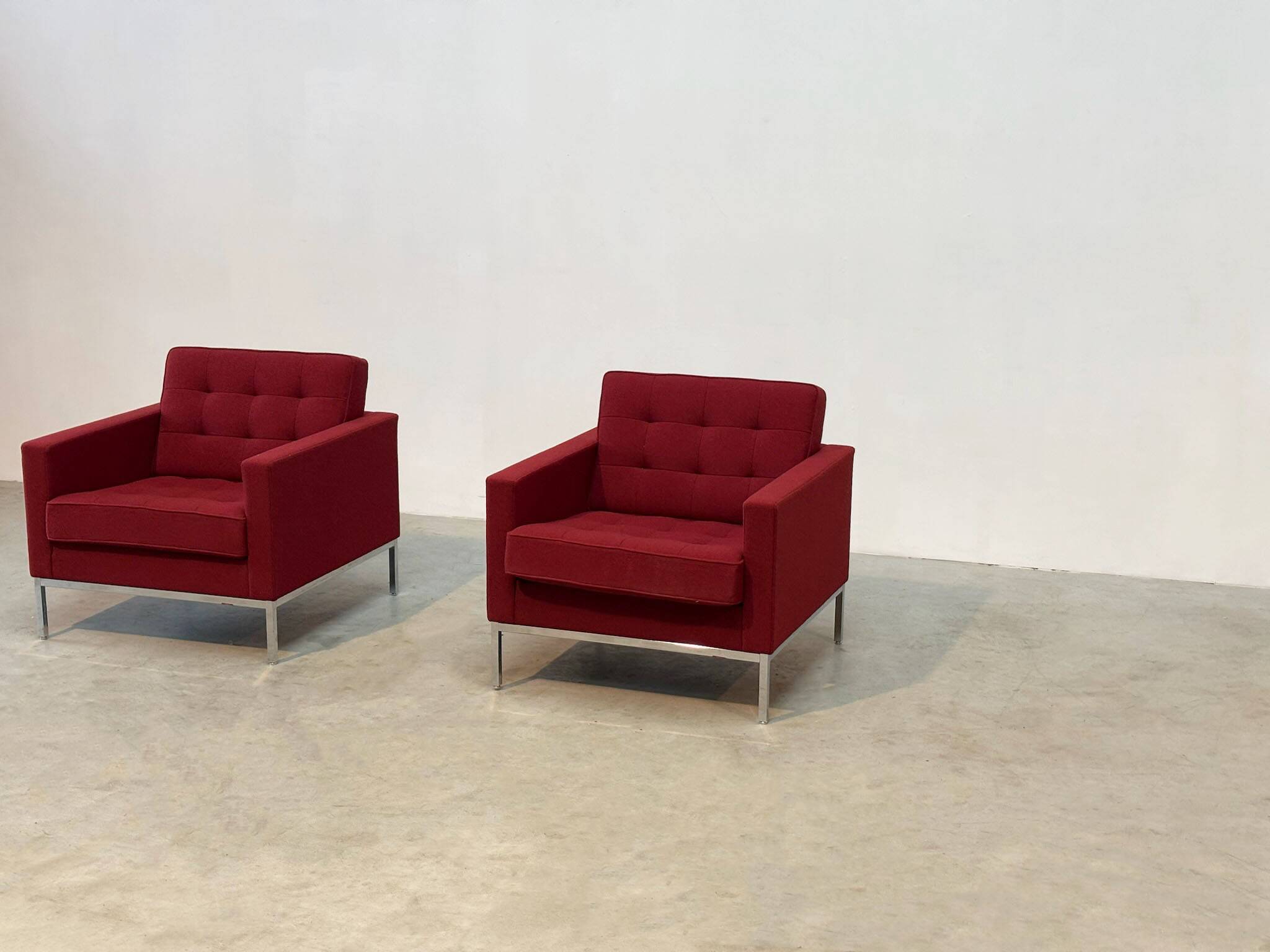 Set of two Florence Knoll lounge chairs