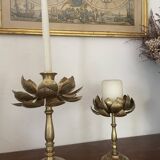 Set de deux anciens bougeoirs fleurs de lotus en laiton