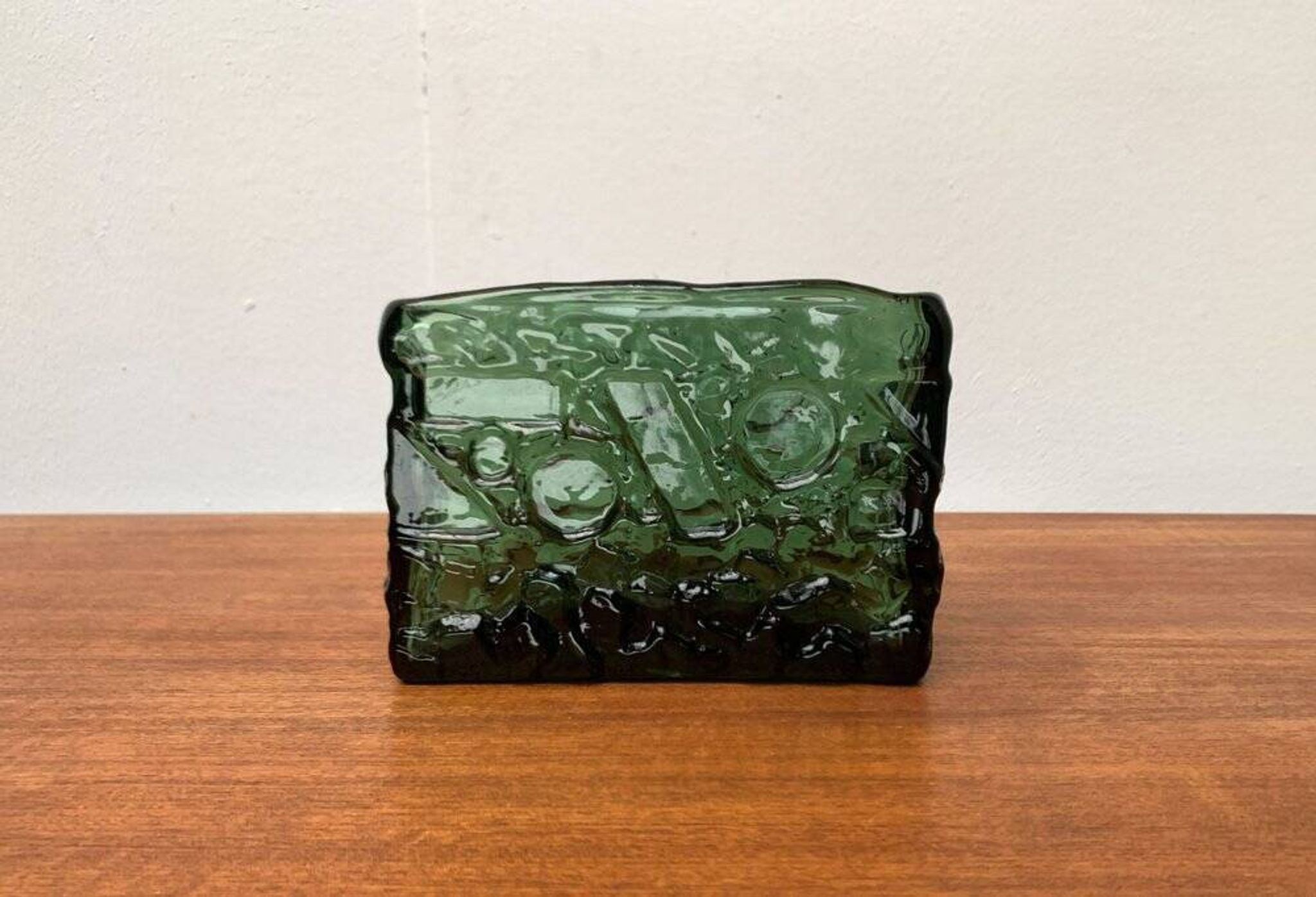 Swedish brutalist glass vase from the mid-century by Göte Augustsson for Ruda, 1960s.
