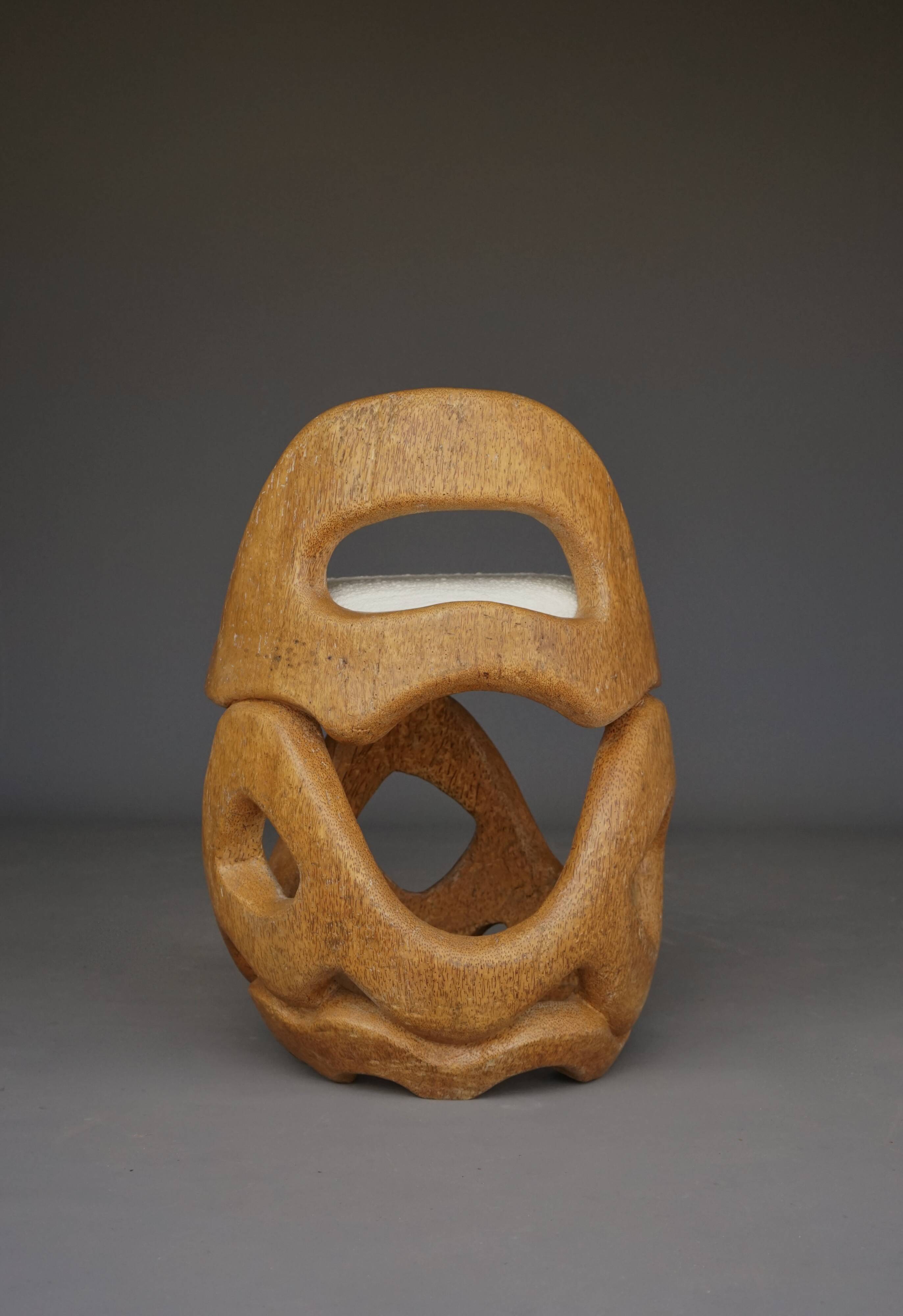 Chaise d'appoint en bois de palmier sculpté à la main, années 1970