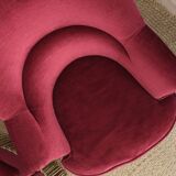 Sofa and pair of toad armchairs in red velvet.
