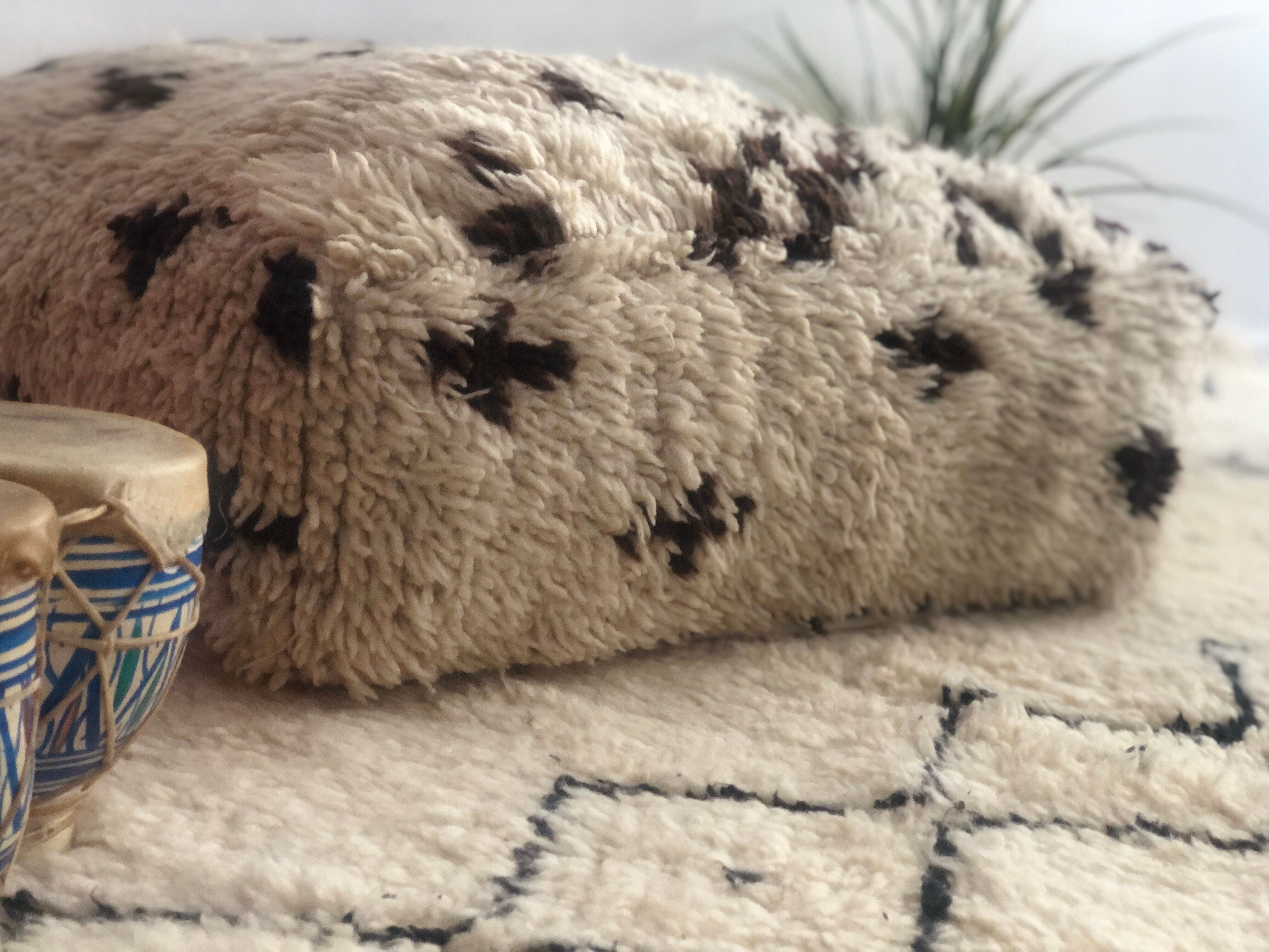 Vintage carpet pouf "Beni Ouarain"