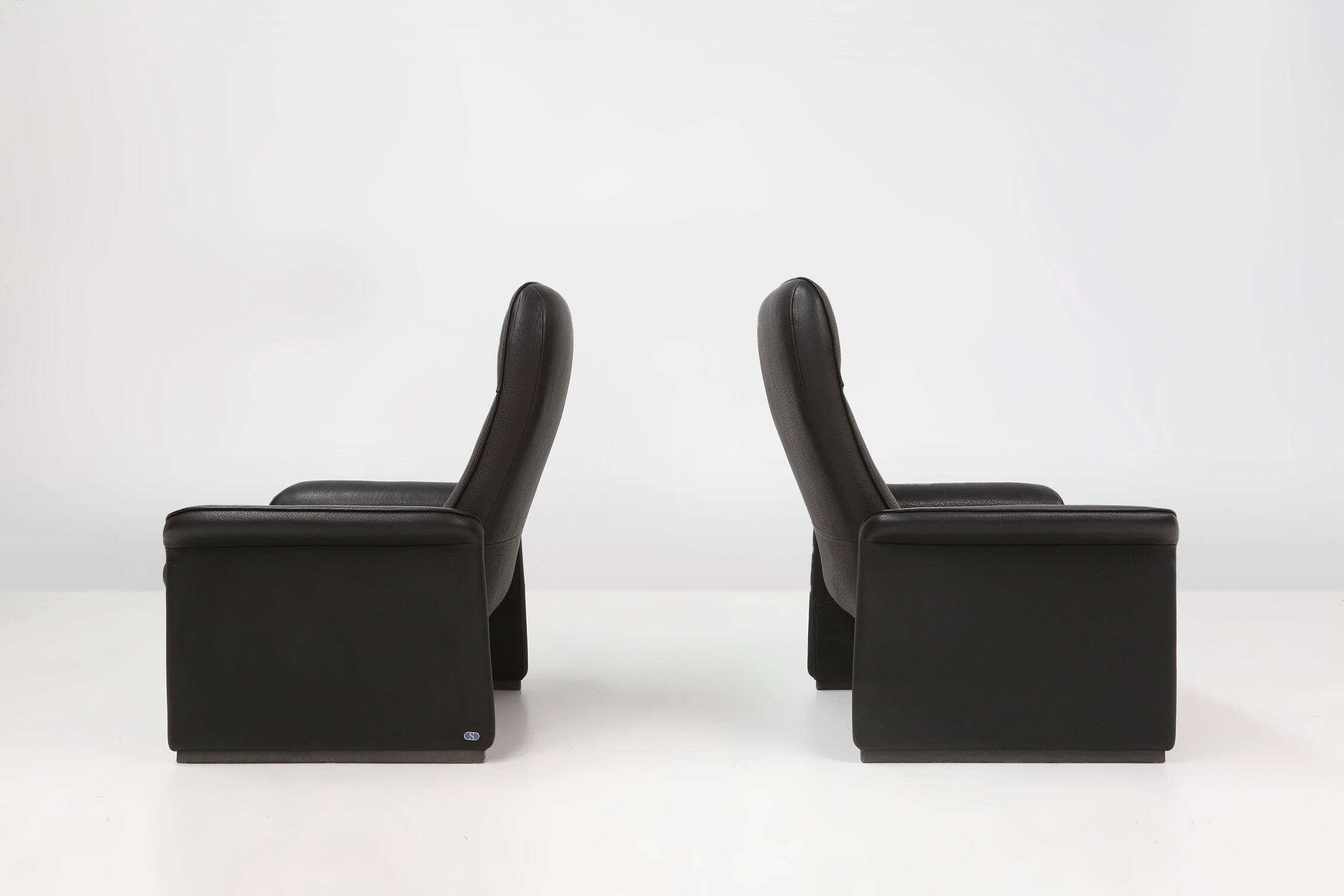 Exceptional De Sede DS50 lounge chair in black leather, Switzerland ca. 1980