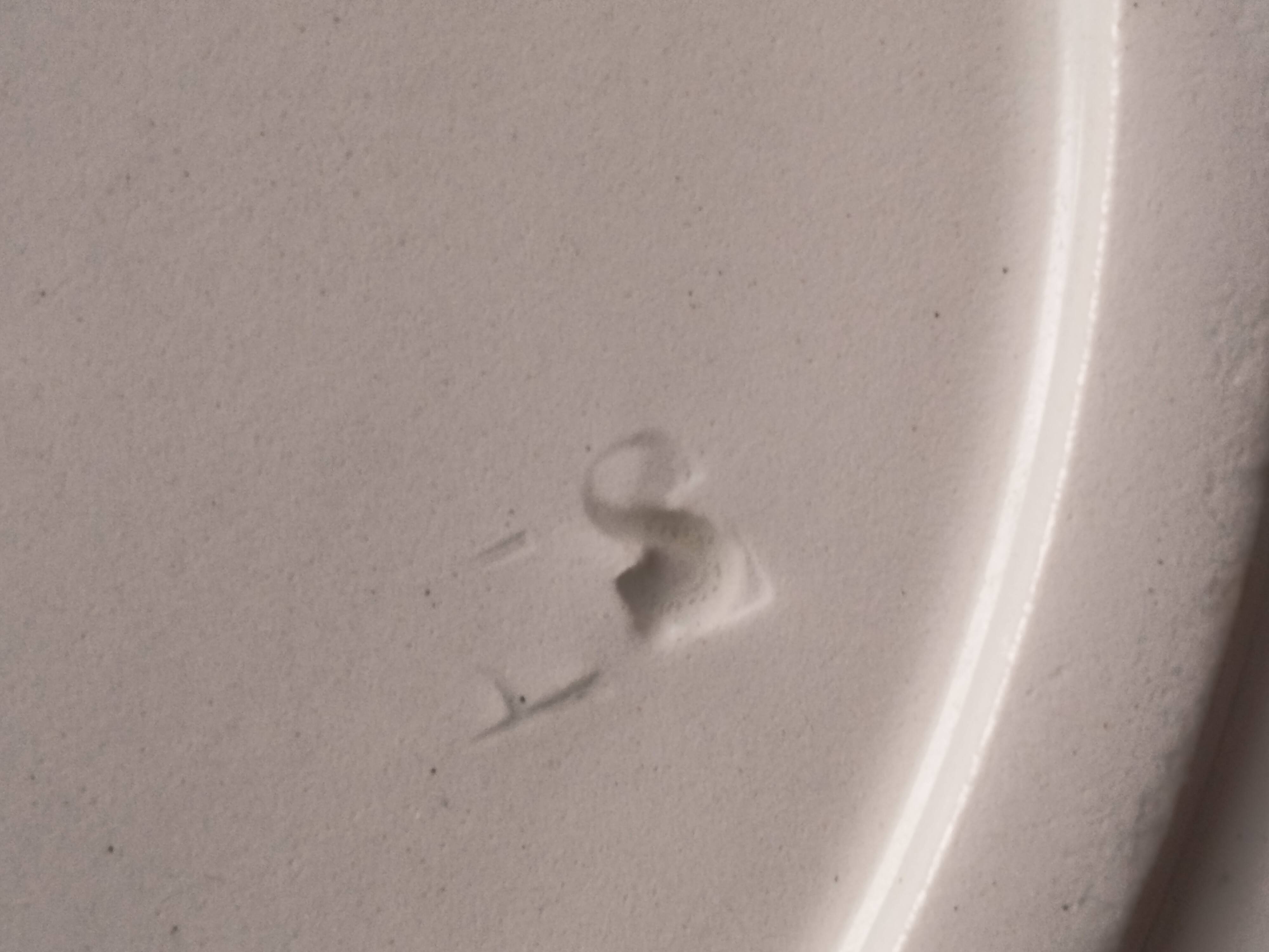 Shallow presentation dish porcelain from Gien