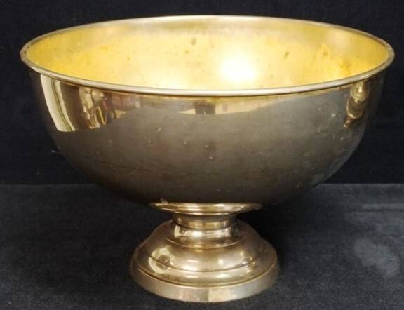 Champagne bucket.