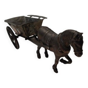 Cheval avec charrette en bronze