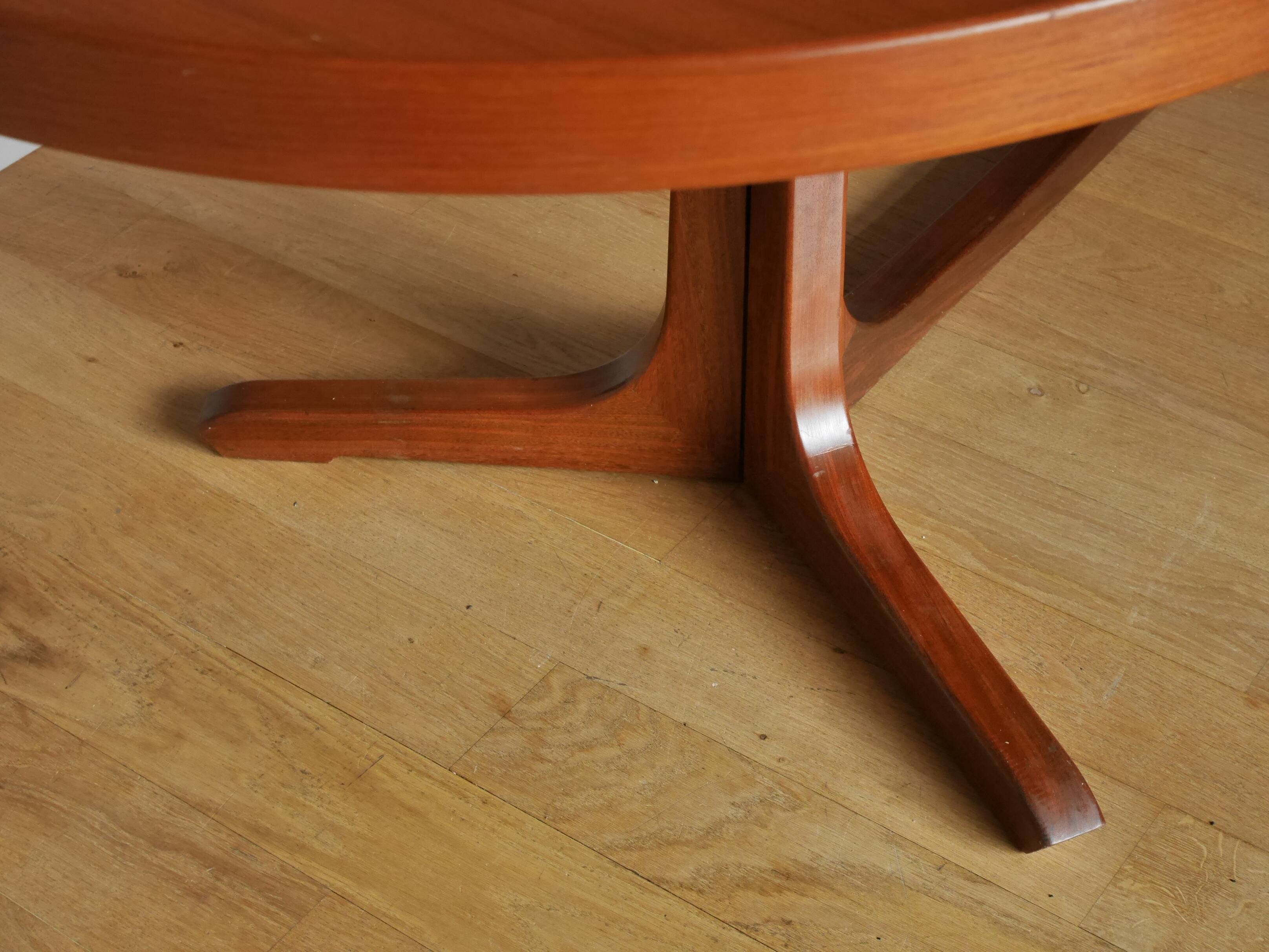 Baumann 60 years extendable oval table