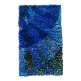 Tapis Rya bleu à poils longs de style mid-century modern, Suède, années 1960.
