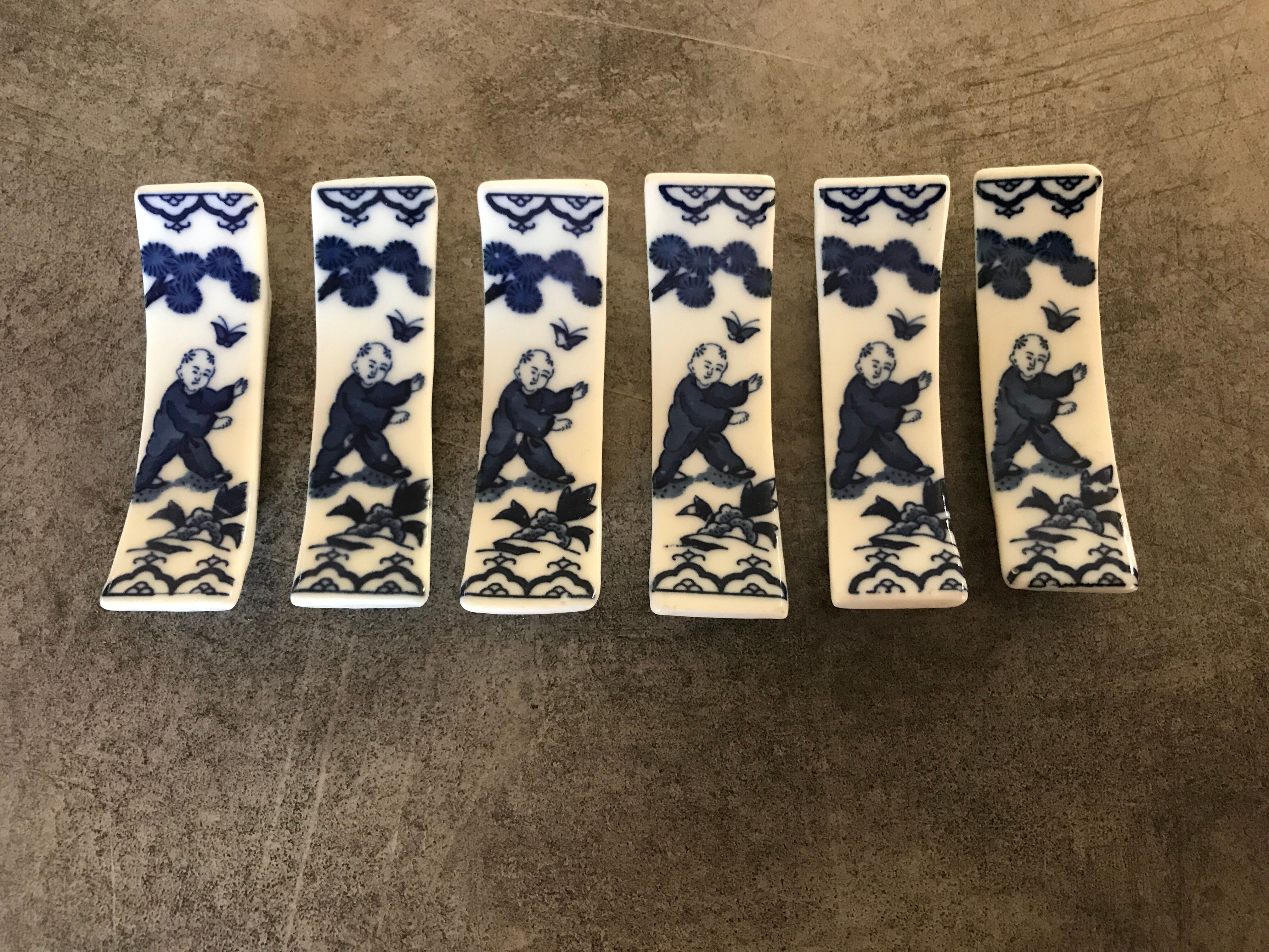 Set of 6 knife holders in asian porcelain