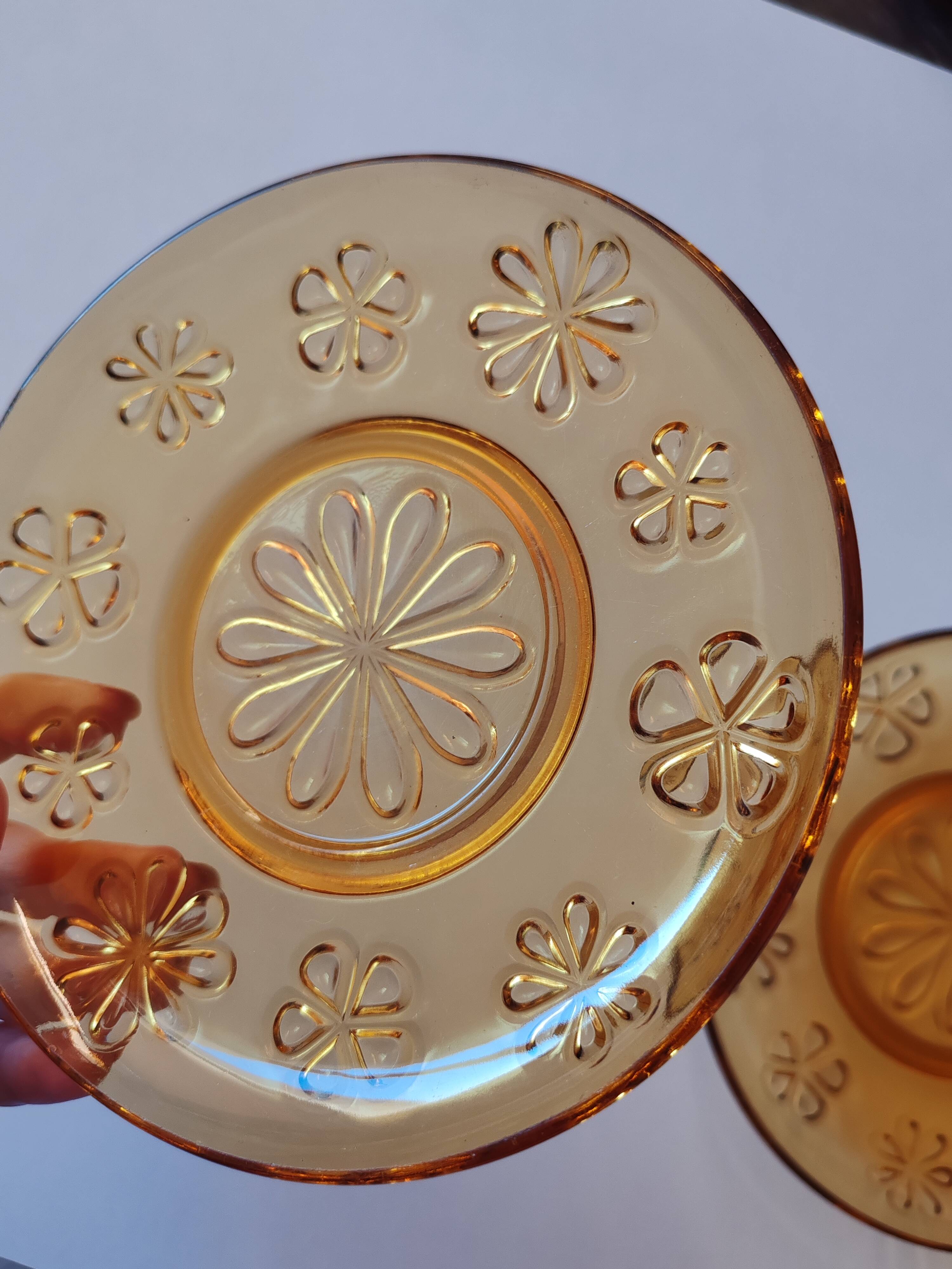 Small coloured glass plates Vereco