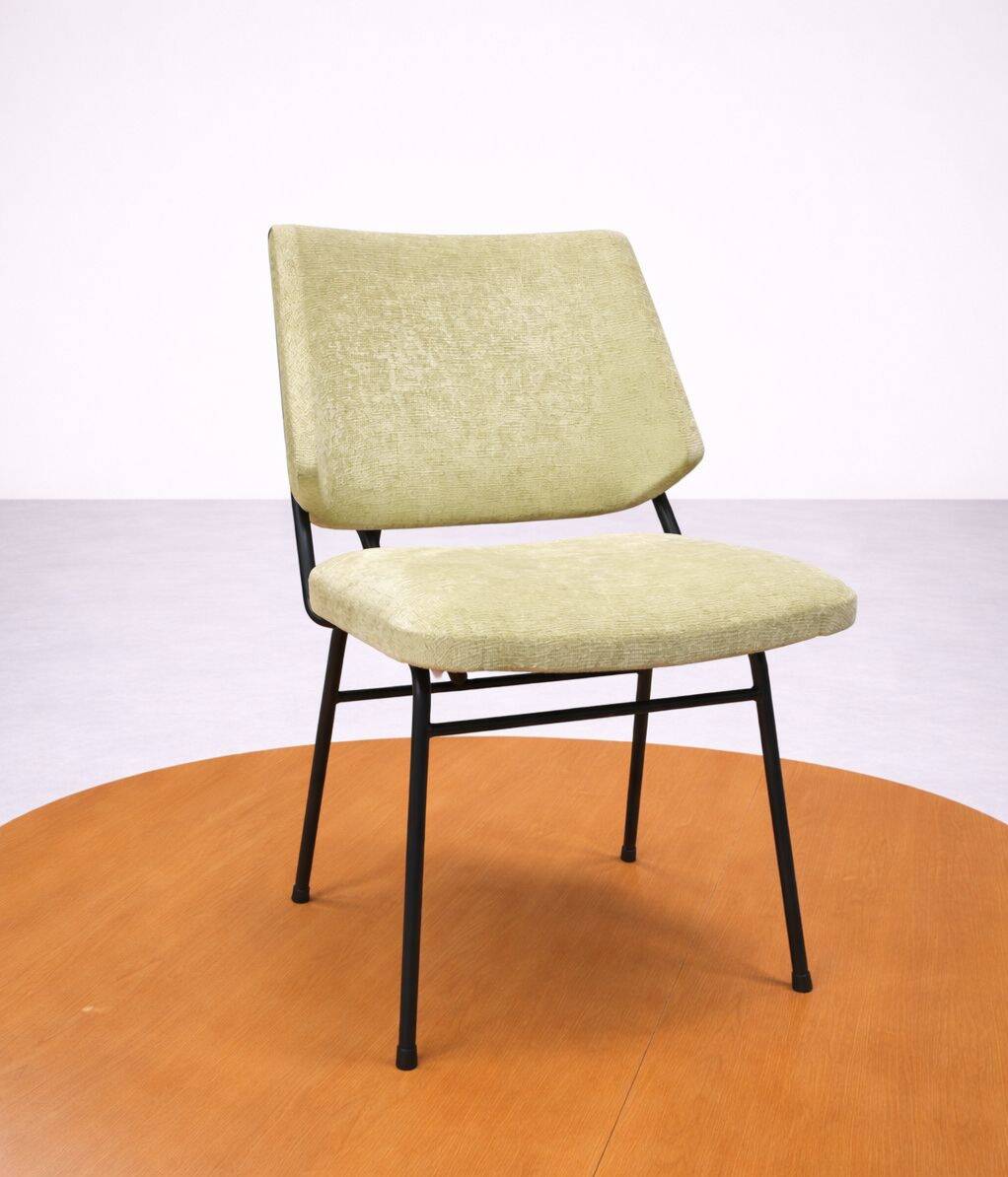 Chaise vintage années 50 en métal noir et tissu vert amande