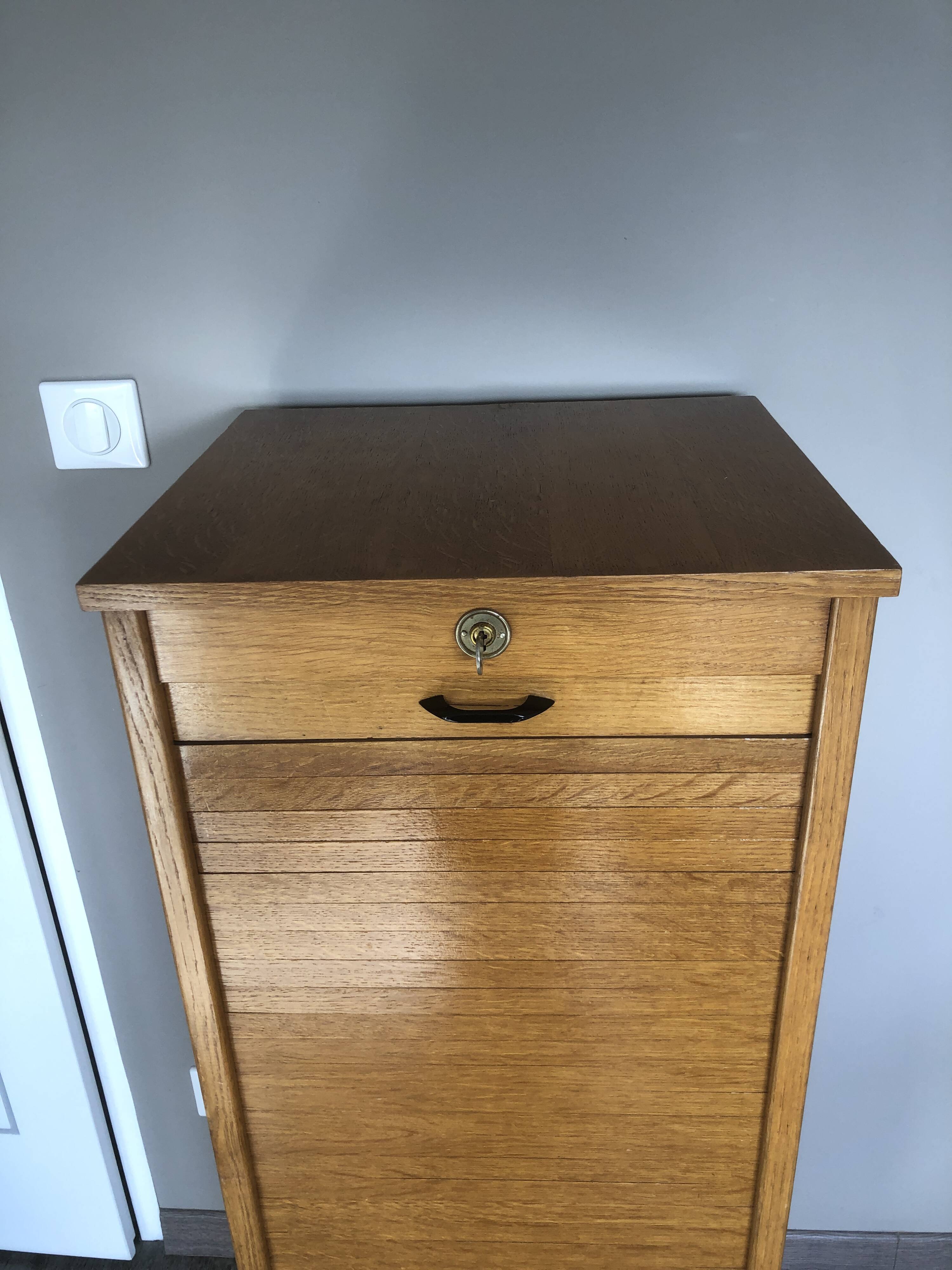 Wooden curtain filing cabinet