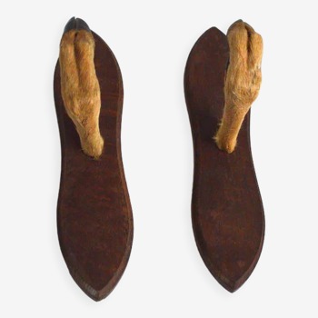 Pair of hooks doe's legs