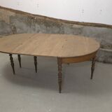 Extendable half-moon round oak table for 2 to 8 people