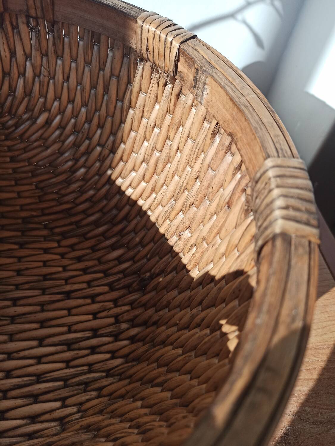 Vintage woven rattan basket - Traditional Asian wickerwork