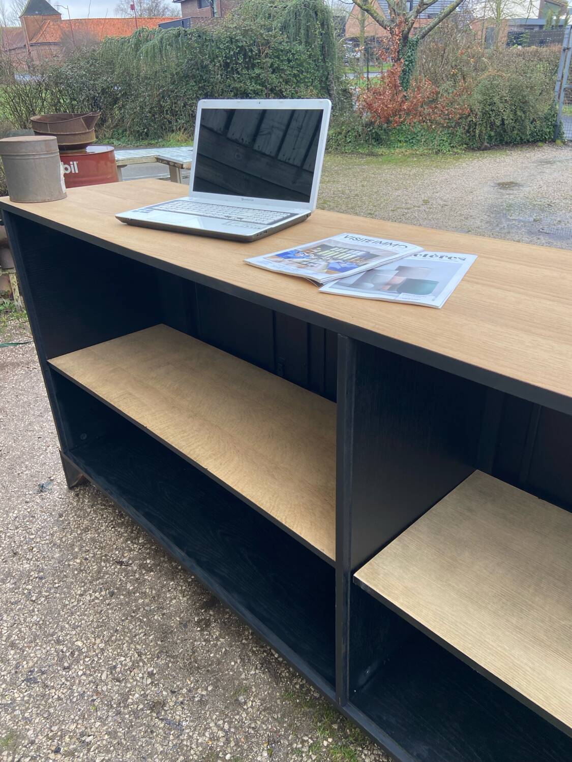 Bar / counter in raw wood