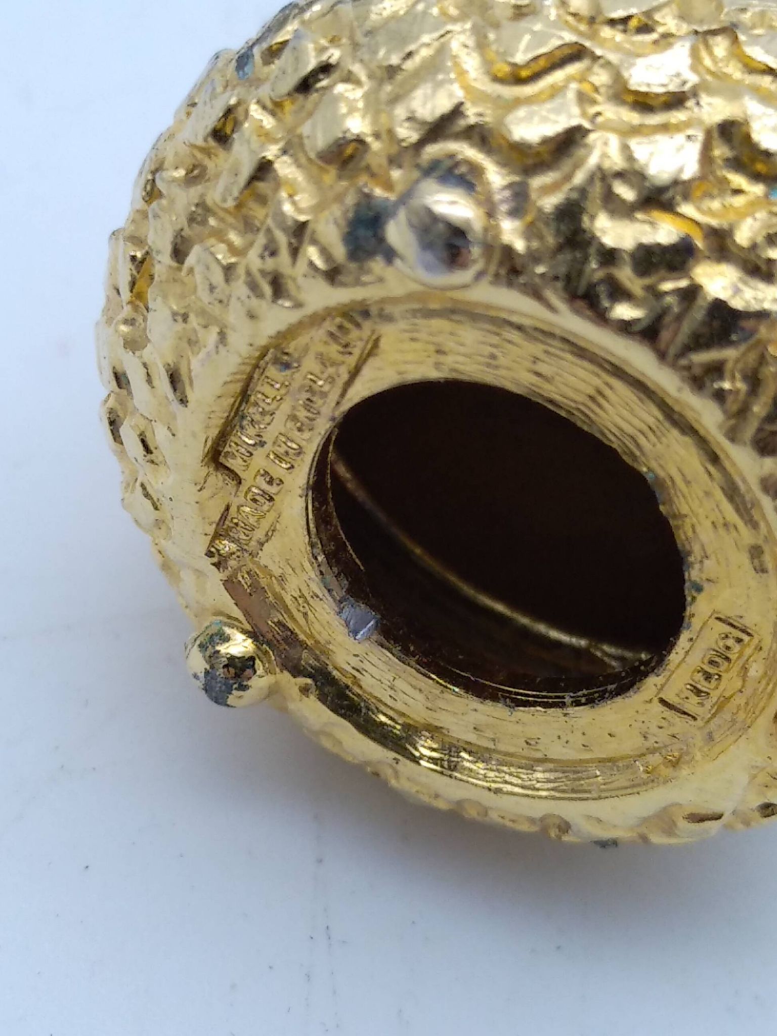 Salt and pepper shaker in silver and gold metal. Mirella. Circa 1960/70.