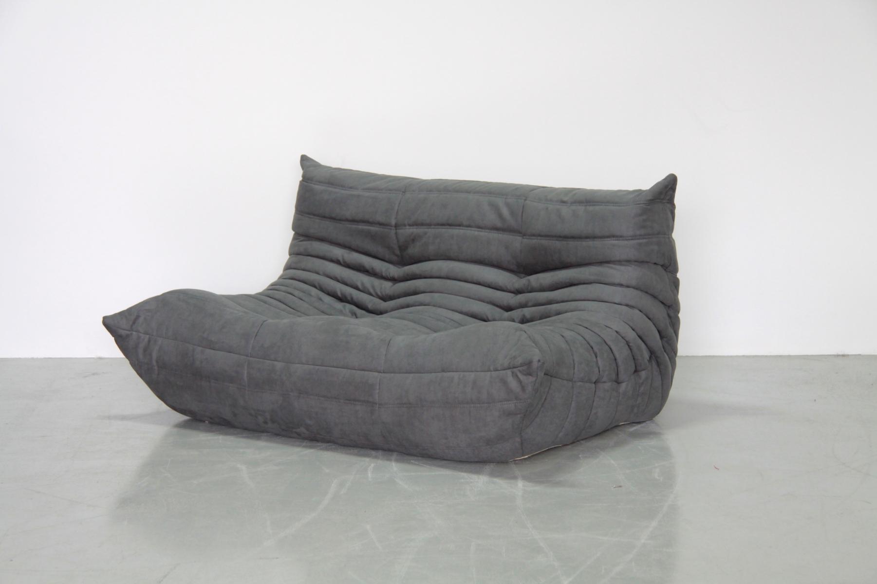 Set de canapés Togo en microfibre gris dessiné par Michel Ducaroy 1973