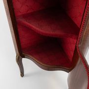 Cabinet d'angle de style Louis XV en verre cintré, 1950
