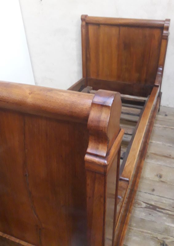 Louis philippe bed in walnut