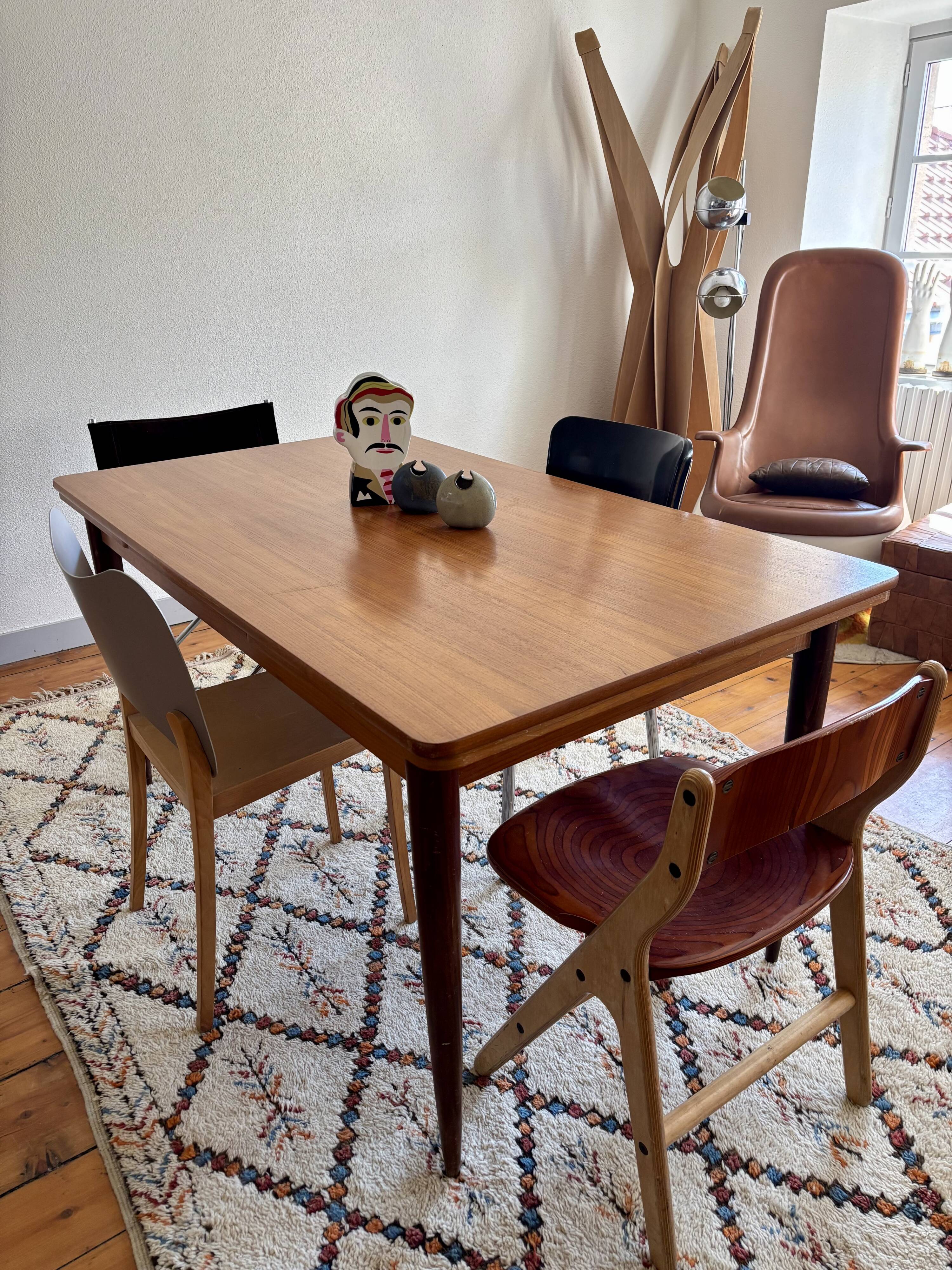 Rectangular teak Scandinavian dining table, extendable, vintage 1960s.