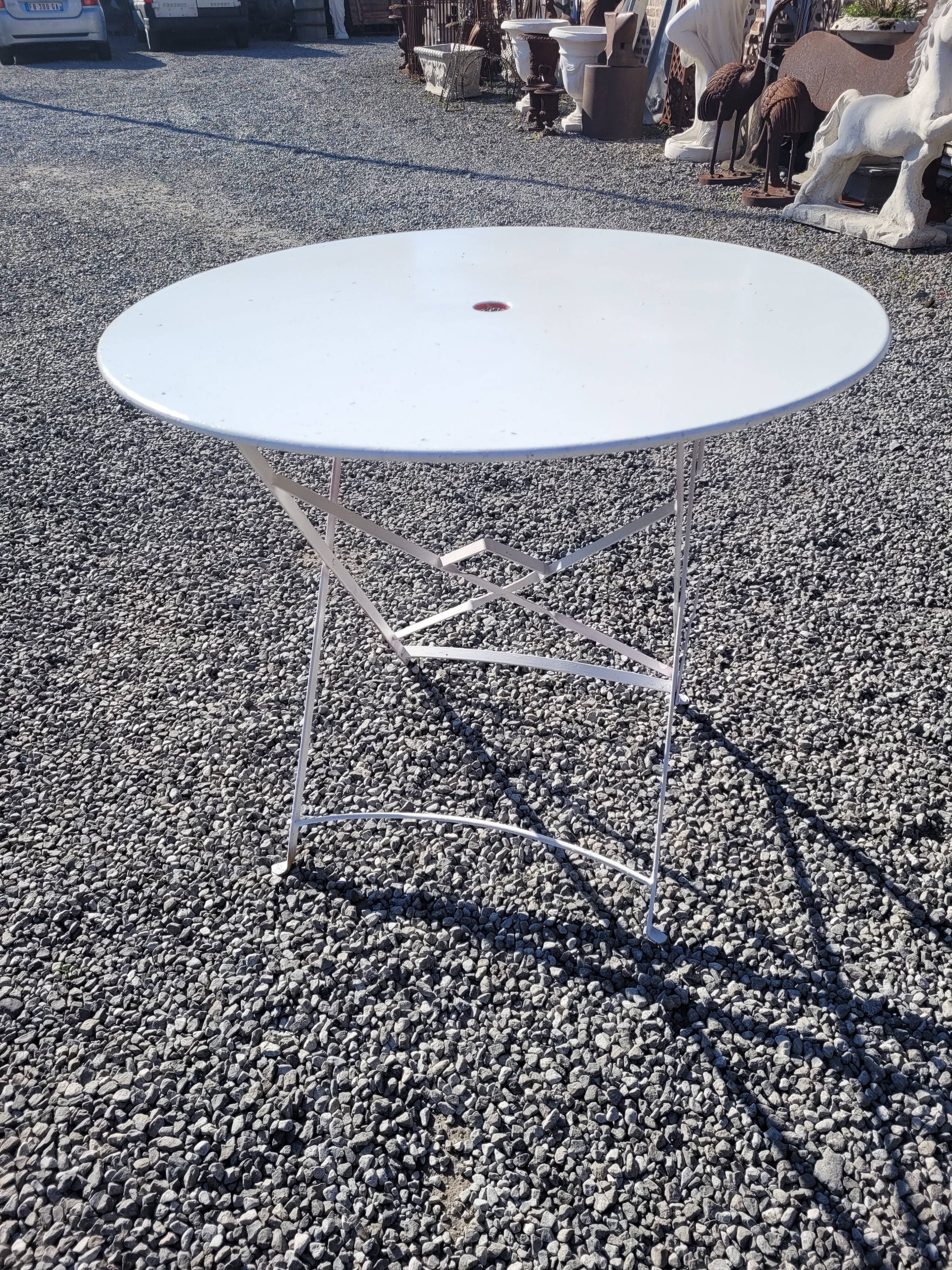 Folding garden table