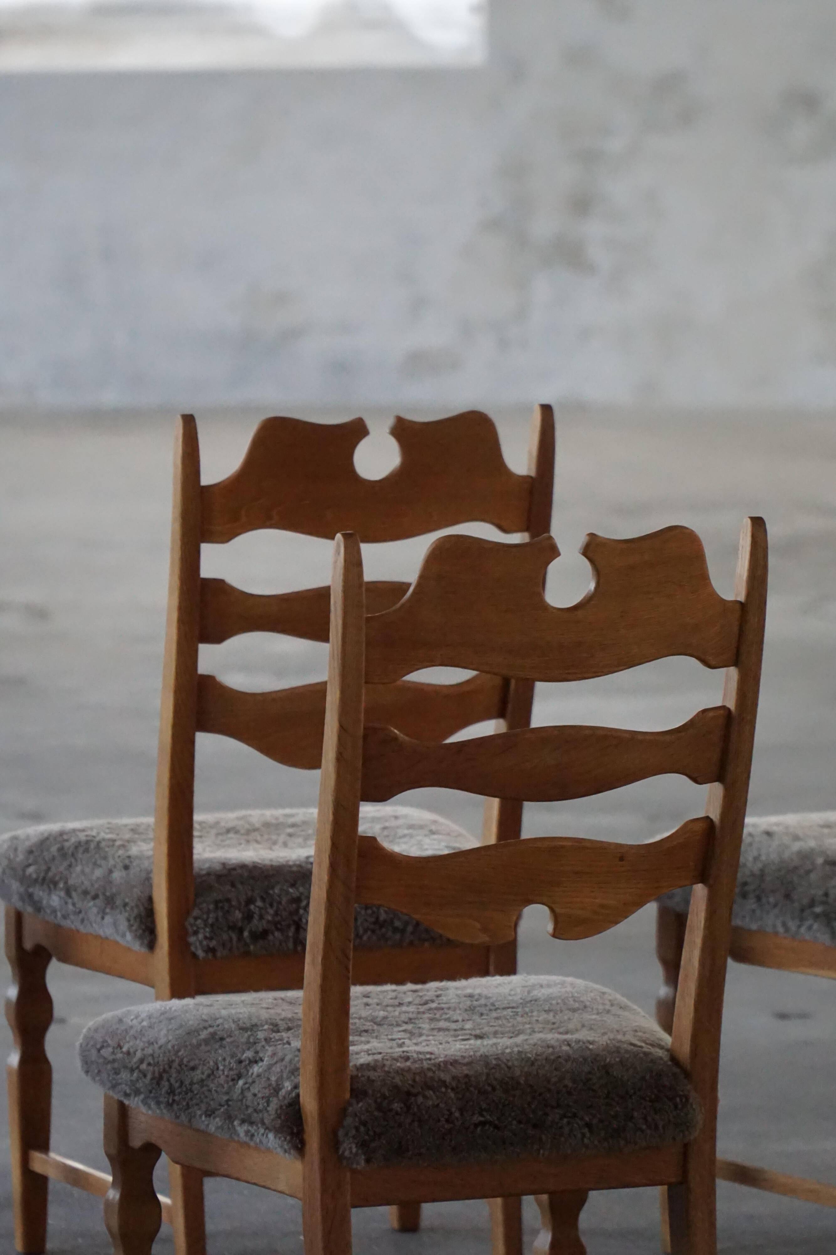 Denmark mid-century, set of 8 oak and lambswool chairs, Henning Kjærnulf, 1960s