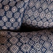 Housse de coussin Kachin bleu marine et rose (RIDA)
